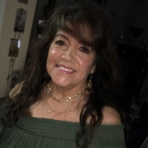 Meet your Posher, Yolie